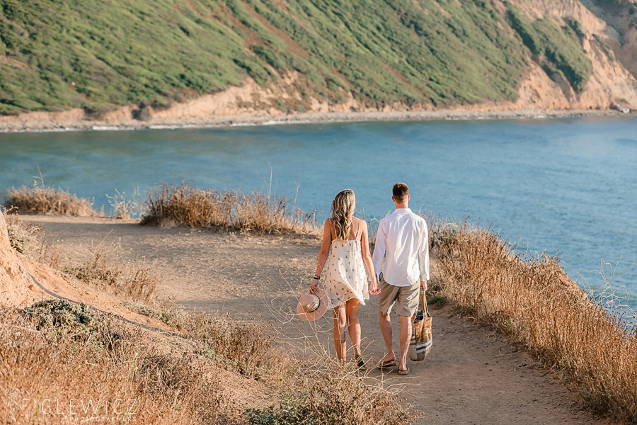 couple walking along palos verdes