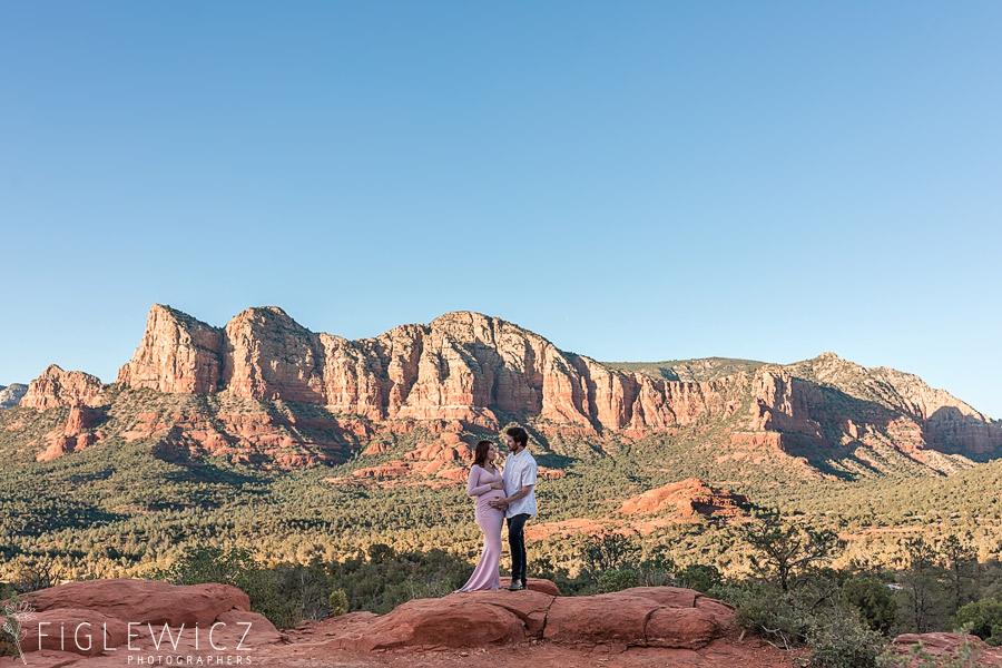 Sedona Arizona Maternity Portraits