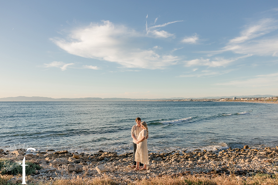 RAT Beach Maternity Portraits | Janessa & Ryan