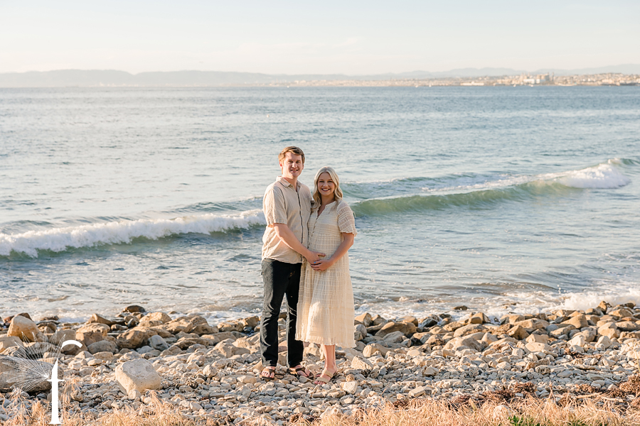 RAT Beach Maternity Portraits | Janessa & Ryan