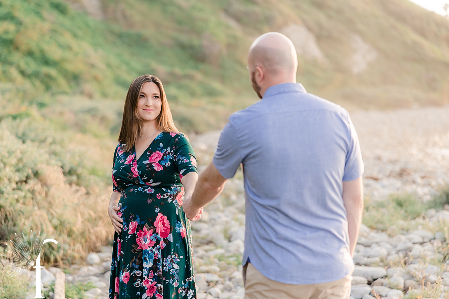PV Beach Maternity | Jenny & Story 