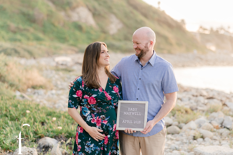 PV Beach Maternity | Jenny & Story 