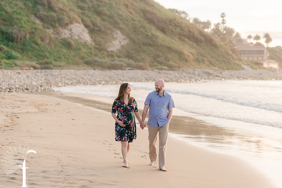 PV Beach Maternity | Jenny & Story 