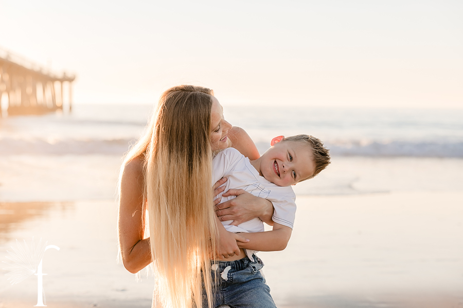 Hermosa Beach Pier Family Portraits | Bergstresser Family 