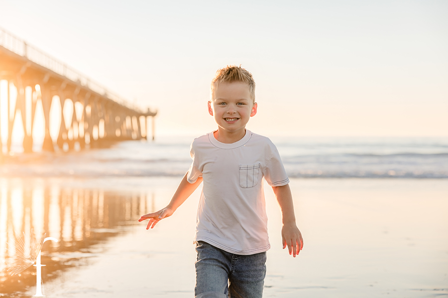 Hermosa Beach Pier Family Portraits | Bergstresser Family 