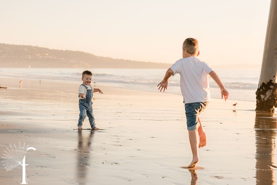 Hermosa Beach Pier Family Portraits | Bergstresser Family 