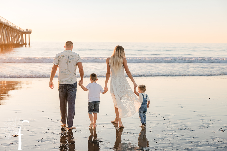 Hermosa Beach Pier Family Portraits | Bergstresser Family 