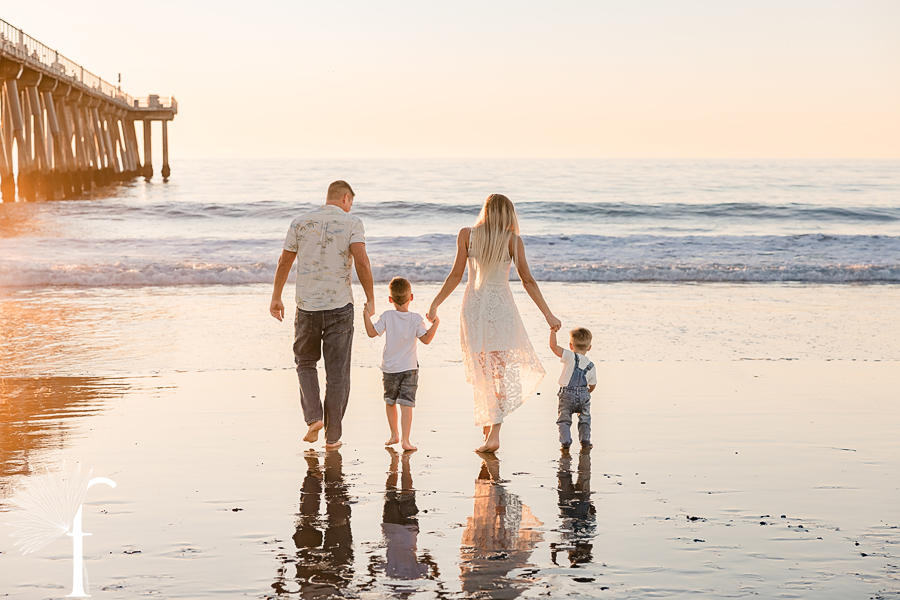 Hermosa Beach Pier Family Portraits | Bergstresser Family 