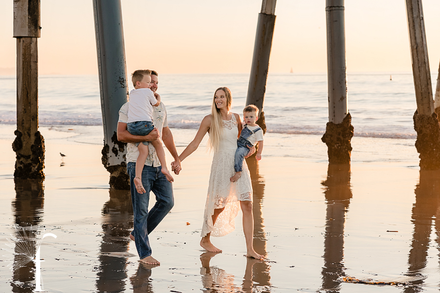 Hermosa Beach Pier Family Portraits | Bergstresser Family 