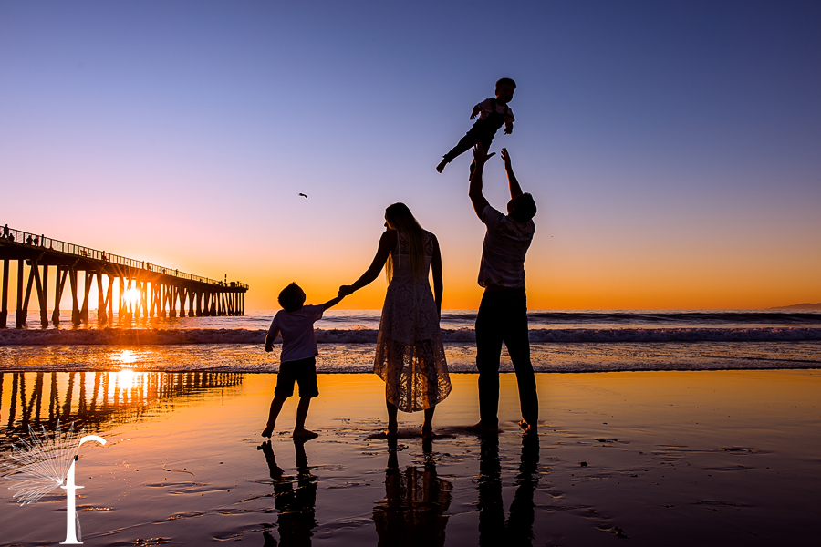 Hermosa Beach Pier Family Portraits | Bergstresser Family 