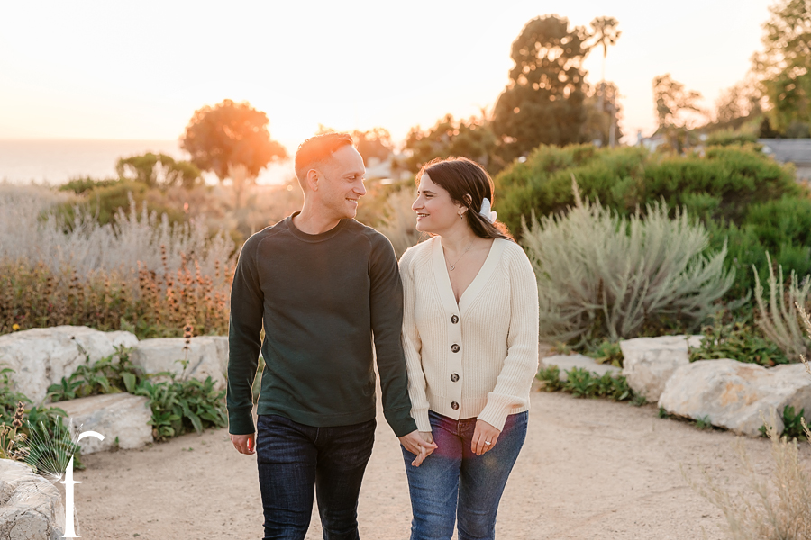 Lunada Day Cliff Engagement | Lindsay & Jason 